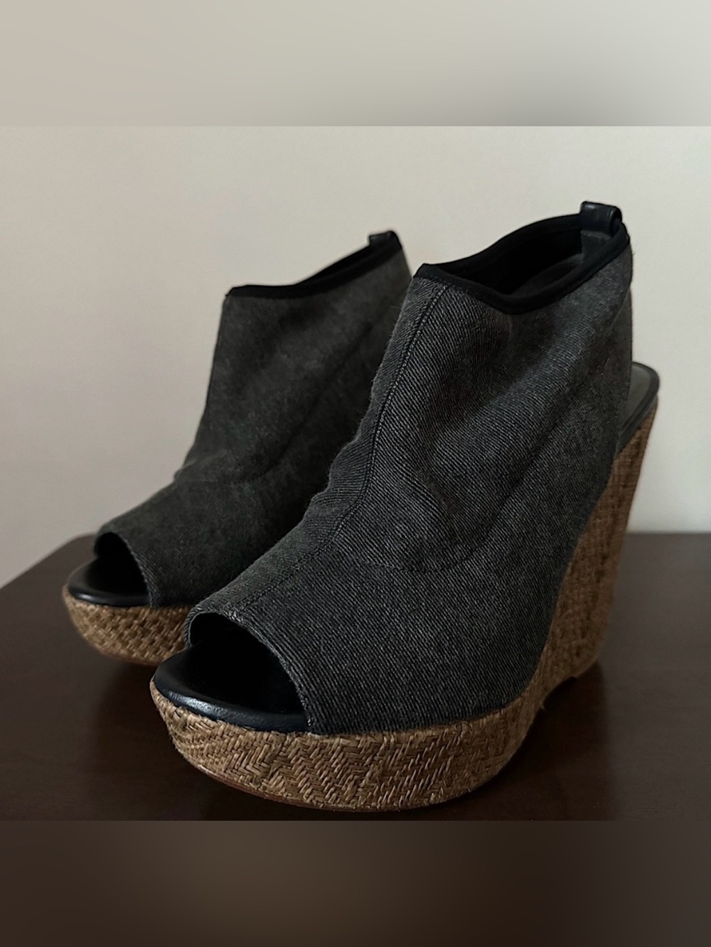 Stuart Weitzman Platform Wedge Slingback Sandals Dark Gray Cork Canvas Size 8